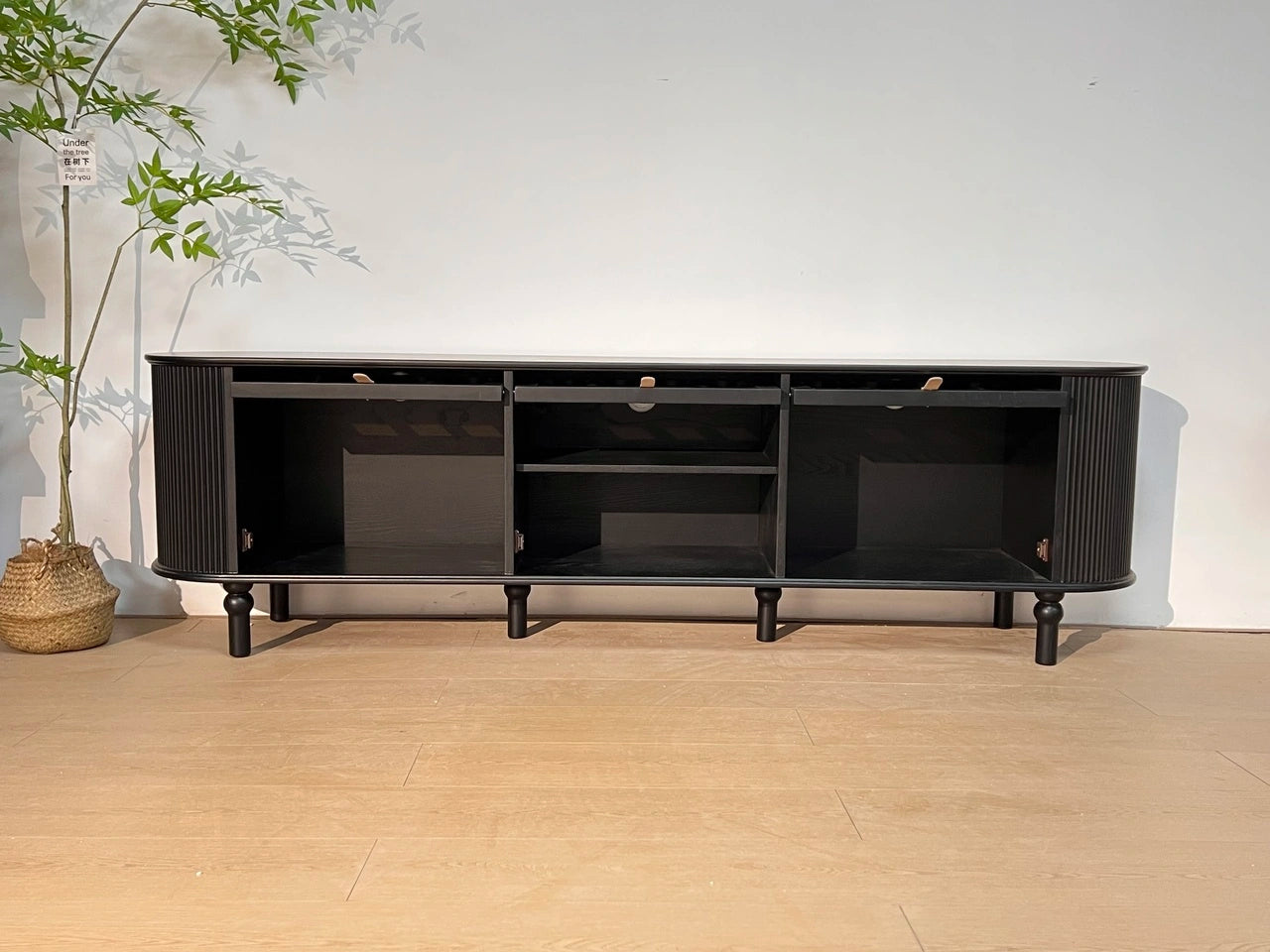 D01 TV Console – detail view 3