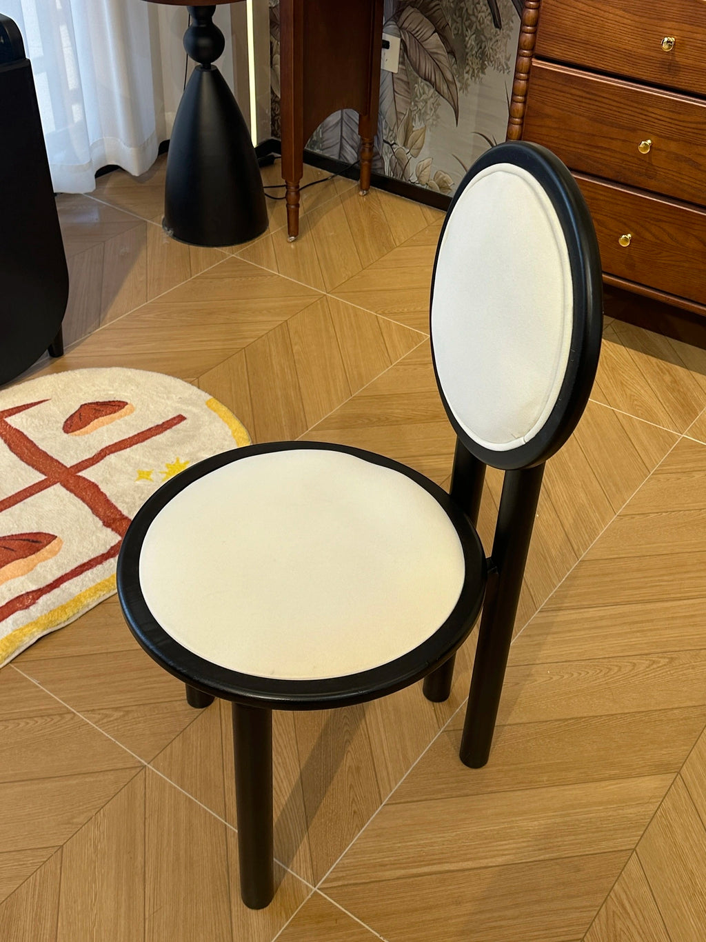 YZ006 Dining Table – detail view 5