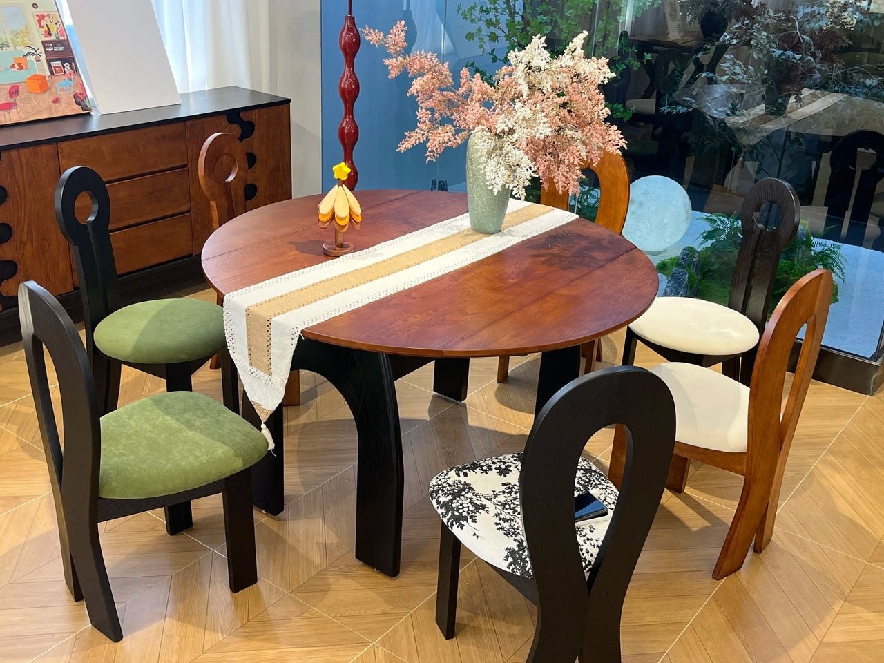 CZ009 Dining Table – detail view 2