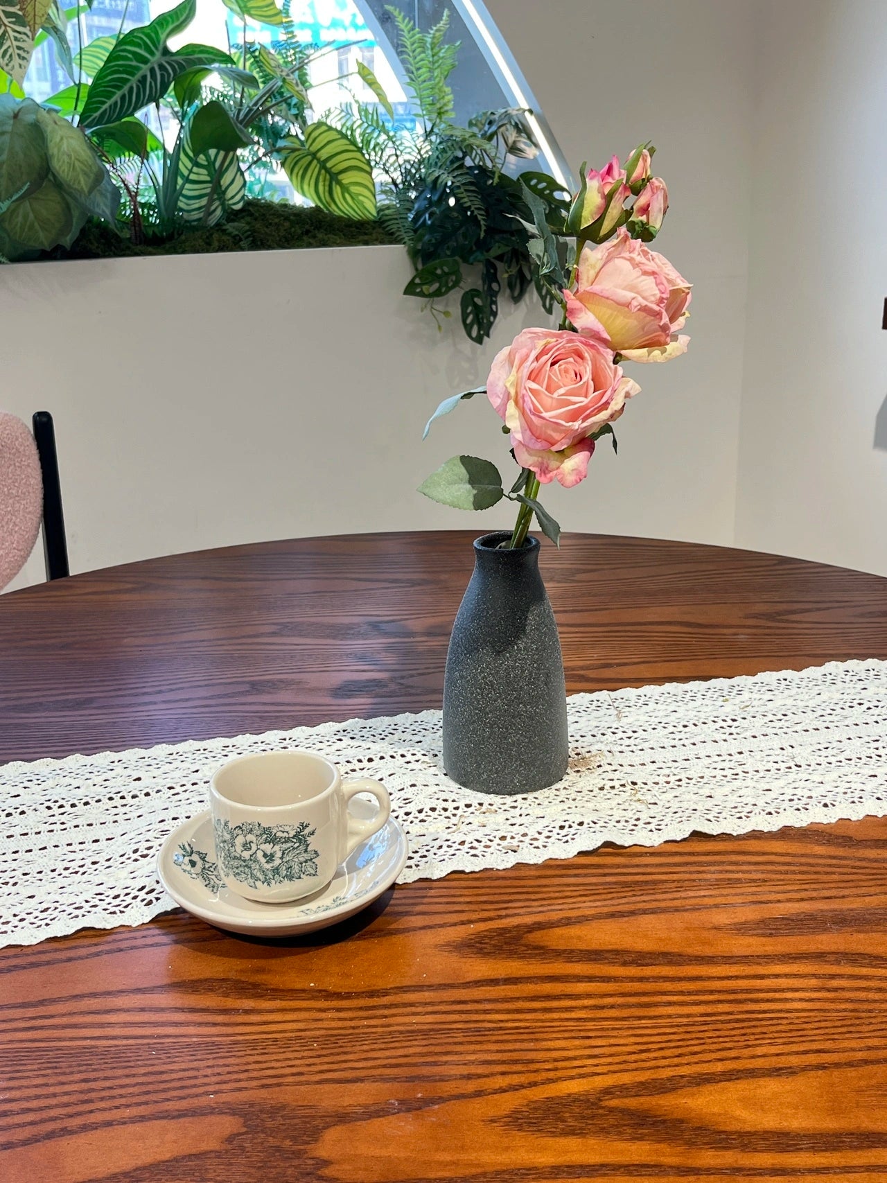 CZ012 Dining Table – detail view 4