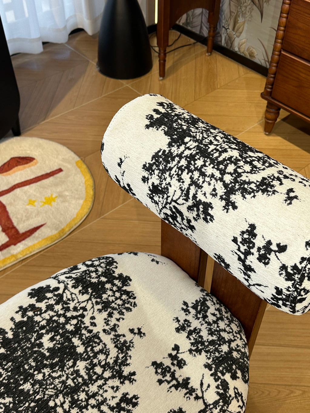 YZ005 Dining Table – detail view 7