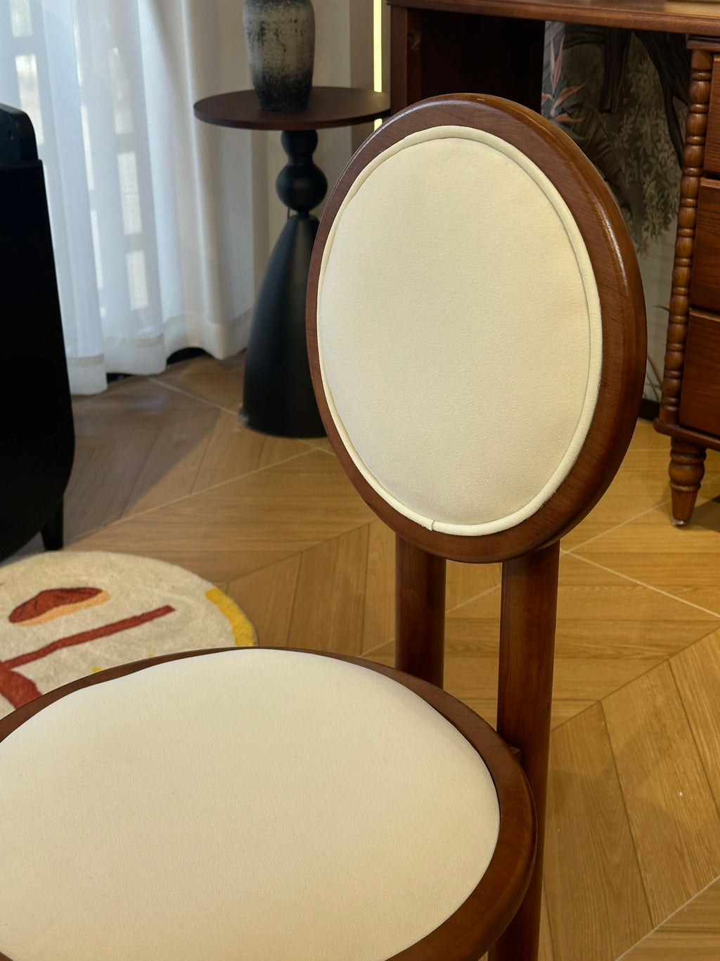 YZ006 Dining Table – detail view 7