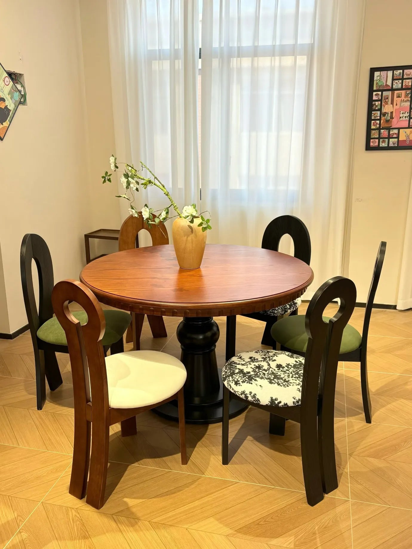 CZ011 Dining Table – detail view 4