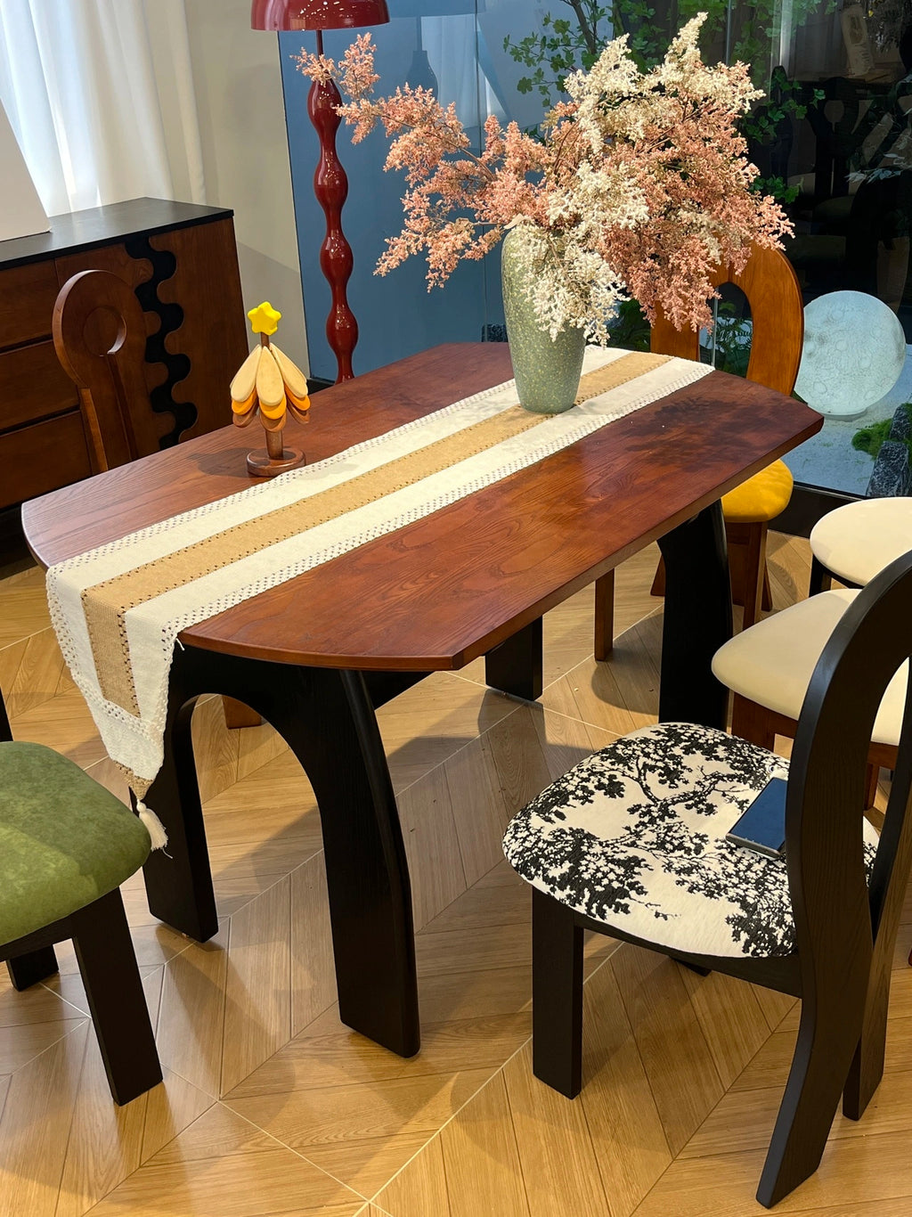 CZ009 Dining Table – detail view 5