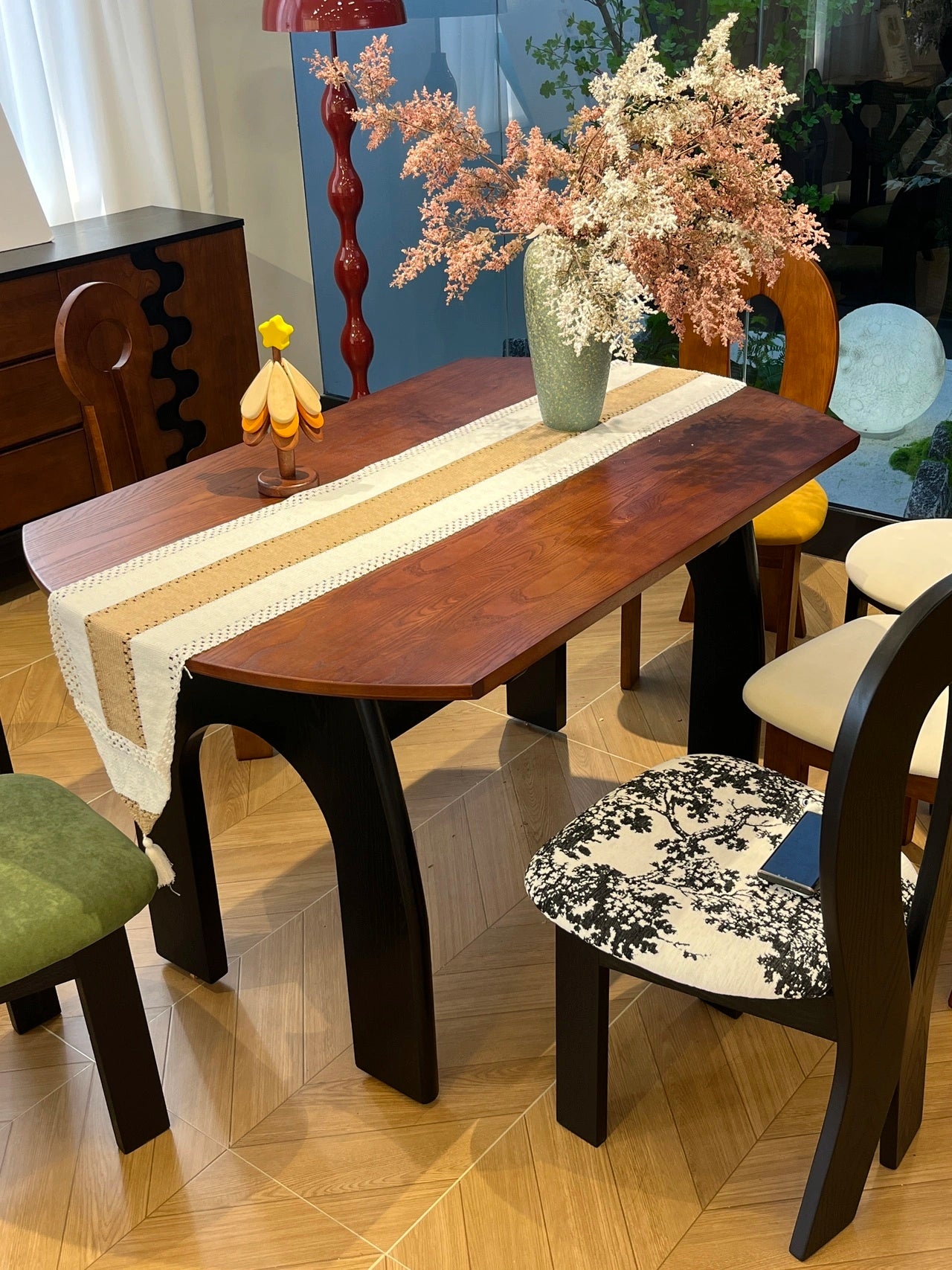 CZ009 Dining Table – detail view 5