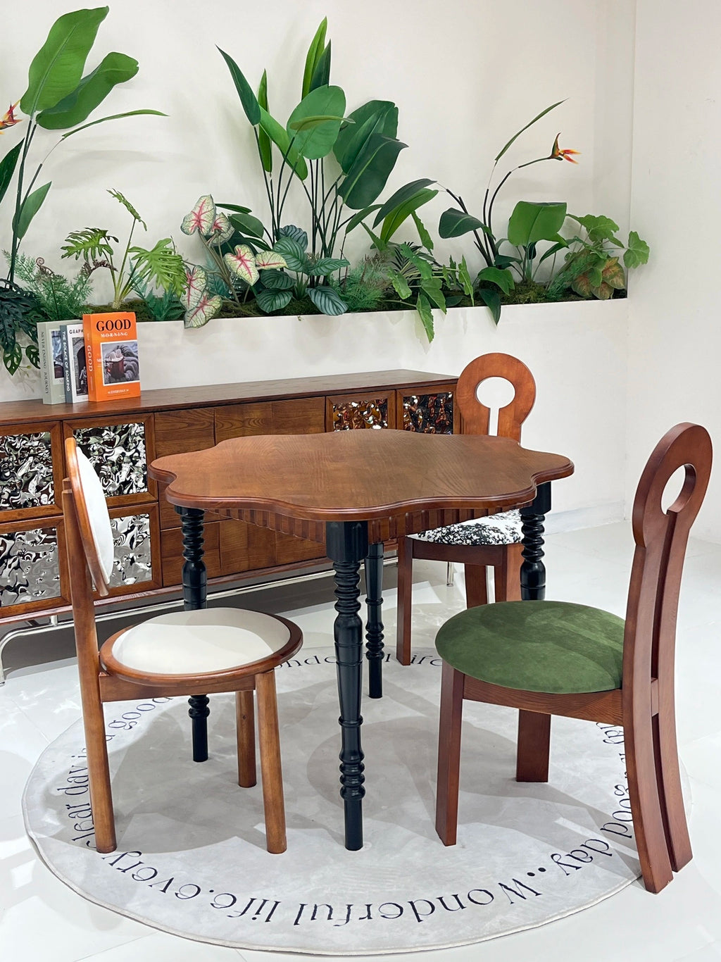 CZ013 Dining Table – detail view 4