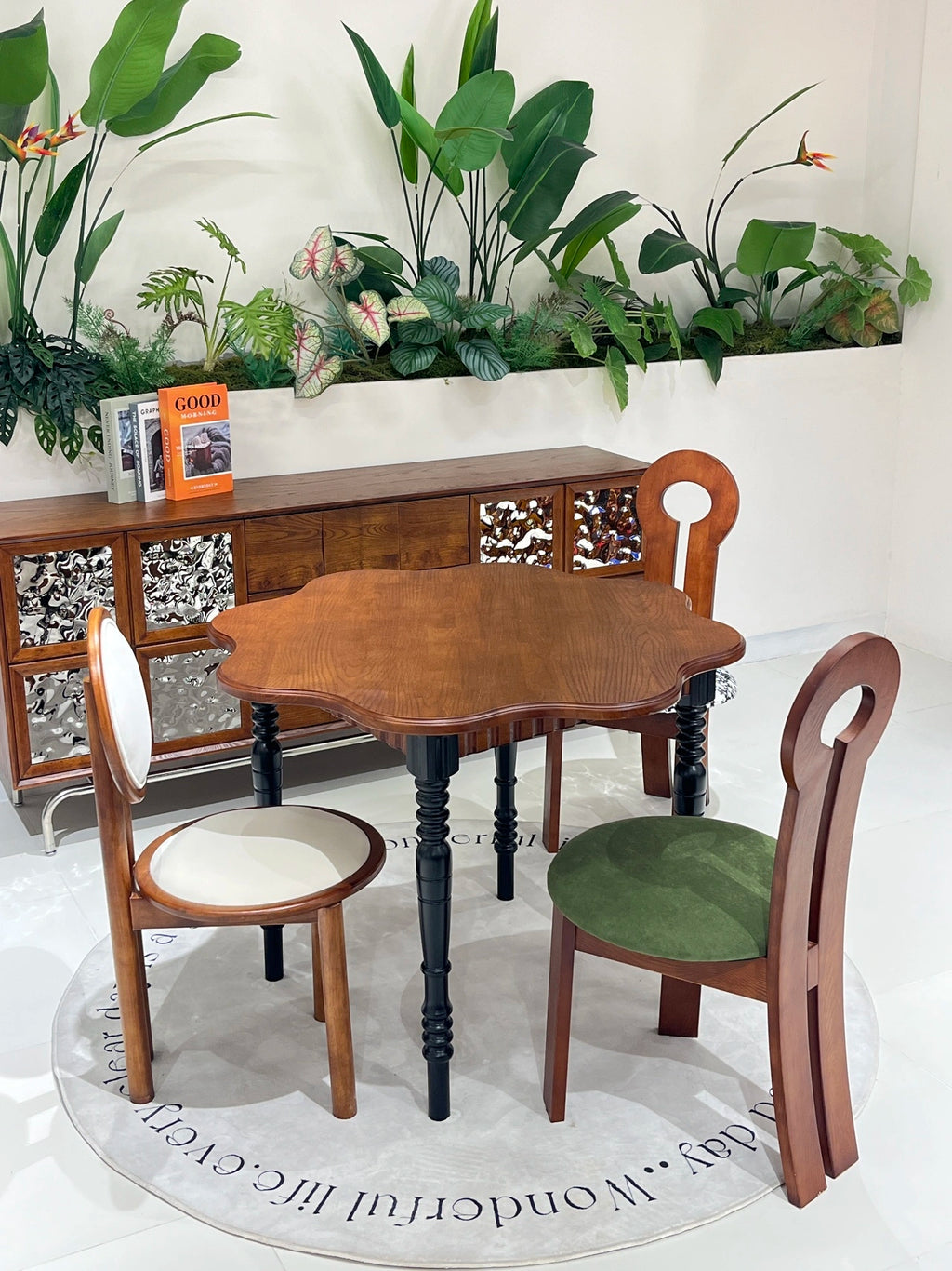 CZ013 Dining Table – detail view 2