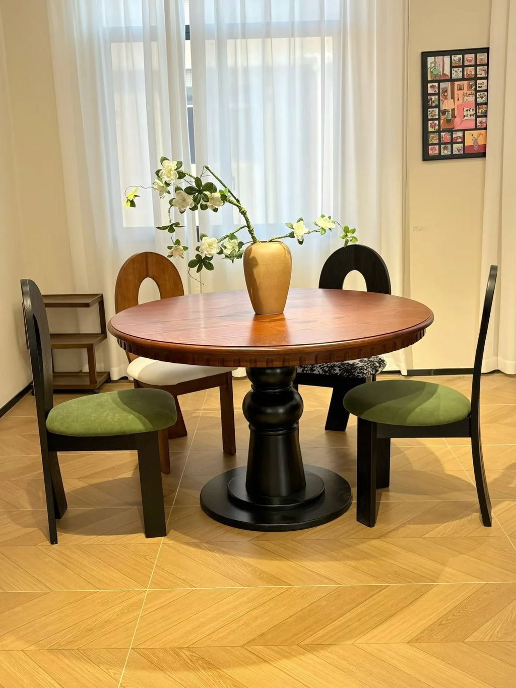 CZ011 Dining Table – detail view 2