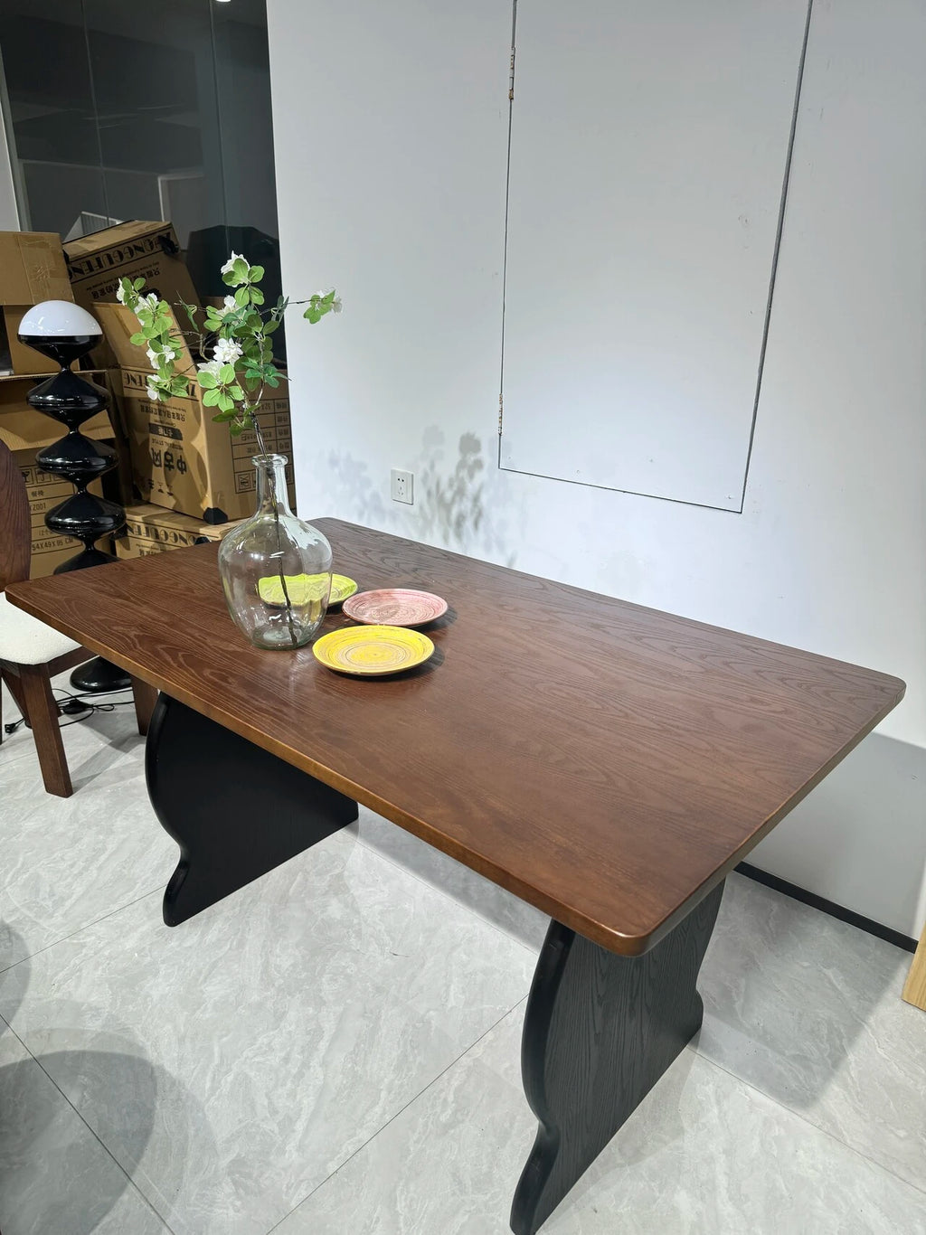 CZ004 Dining Table – detail view 3