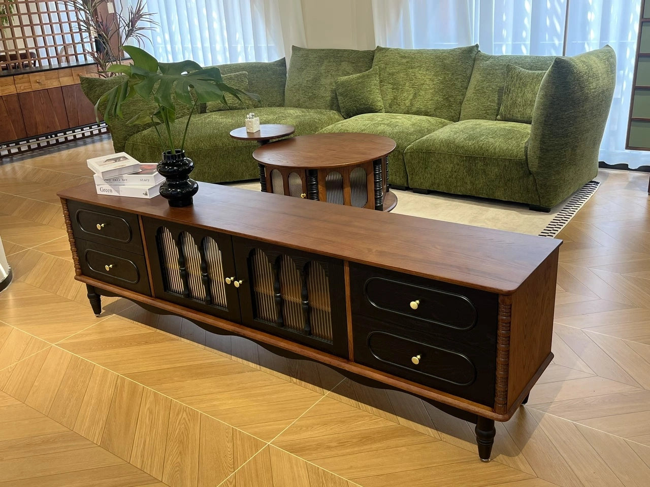 D03 TV Console – detail view 3