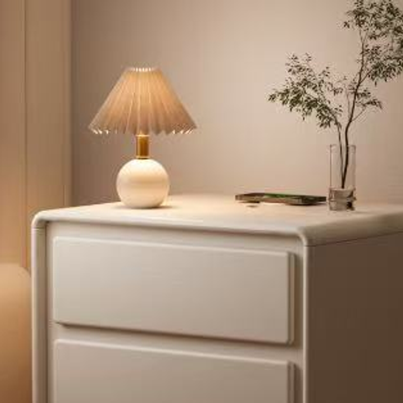 C15 bedside table top surface, rounded edge and warm-neutral finish, original product detail