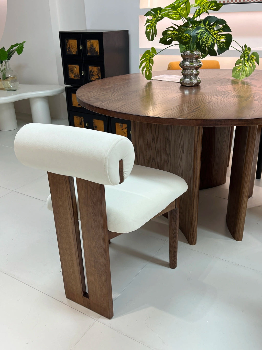 YZ005 Dining Table – detail view 2
