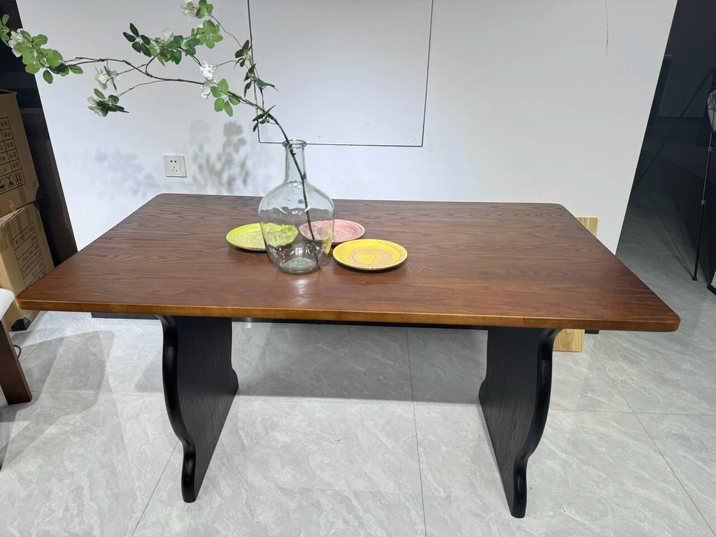 CZ004 Dining Table – detail view 2