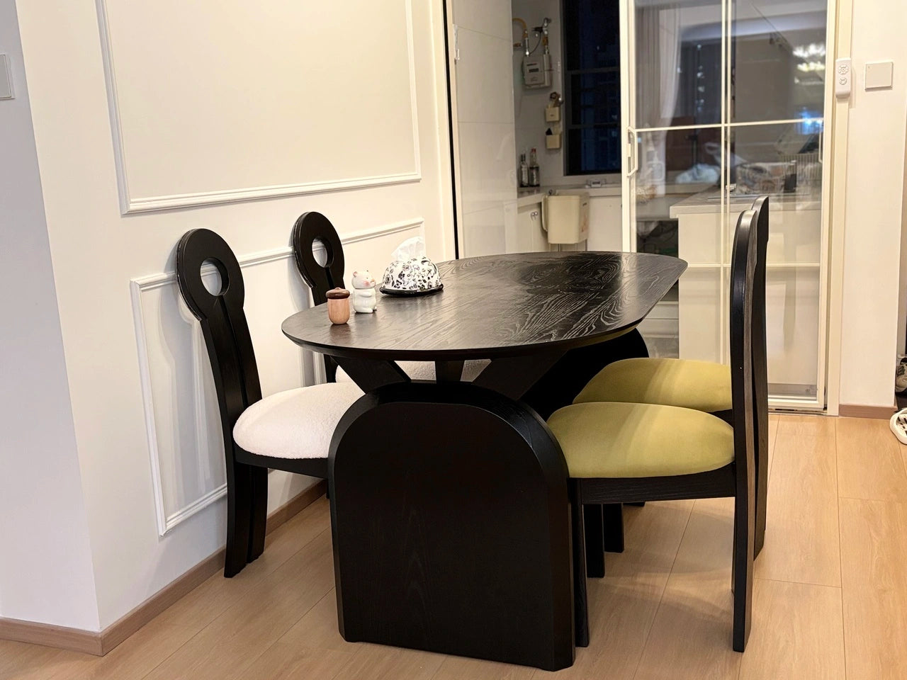 CZ002 Dining Table – detail view 7