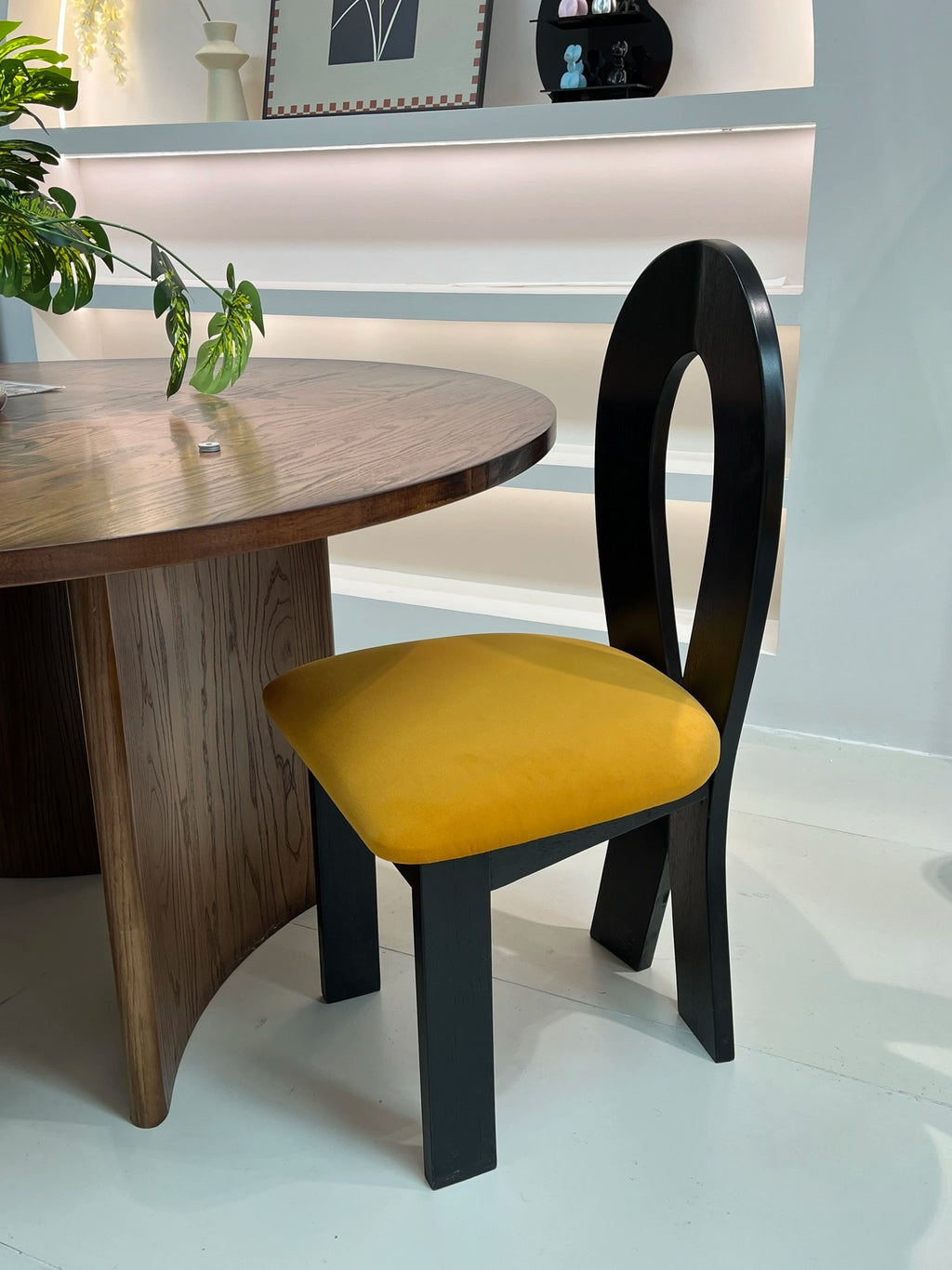 YZ001 Dining Table – detail view 4