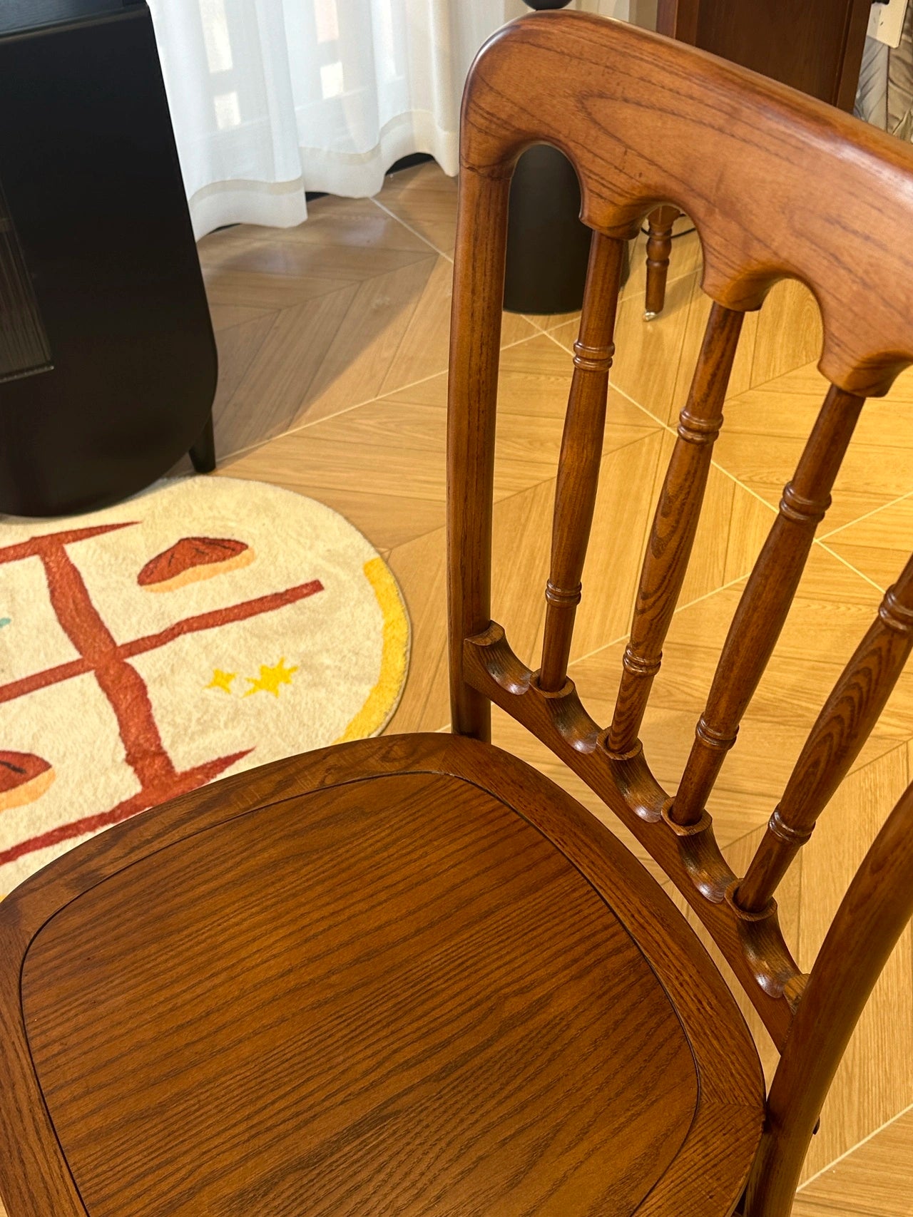 YZ010 Dining Table – detail view 6