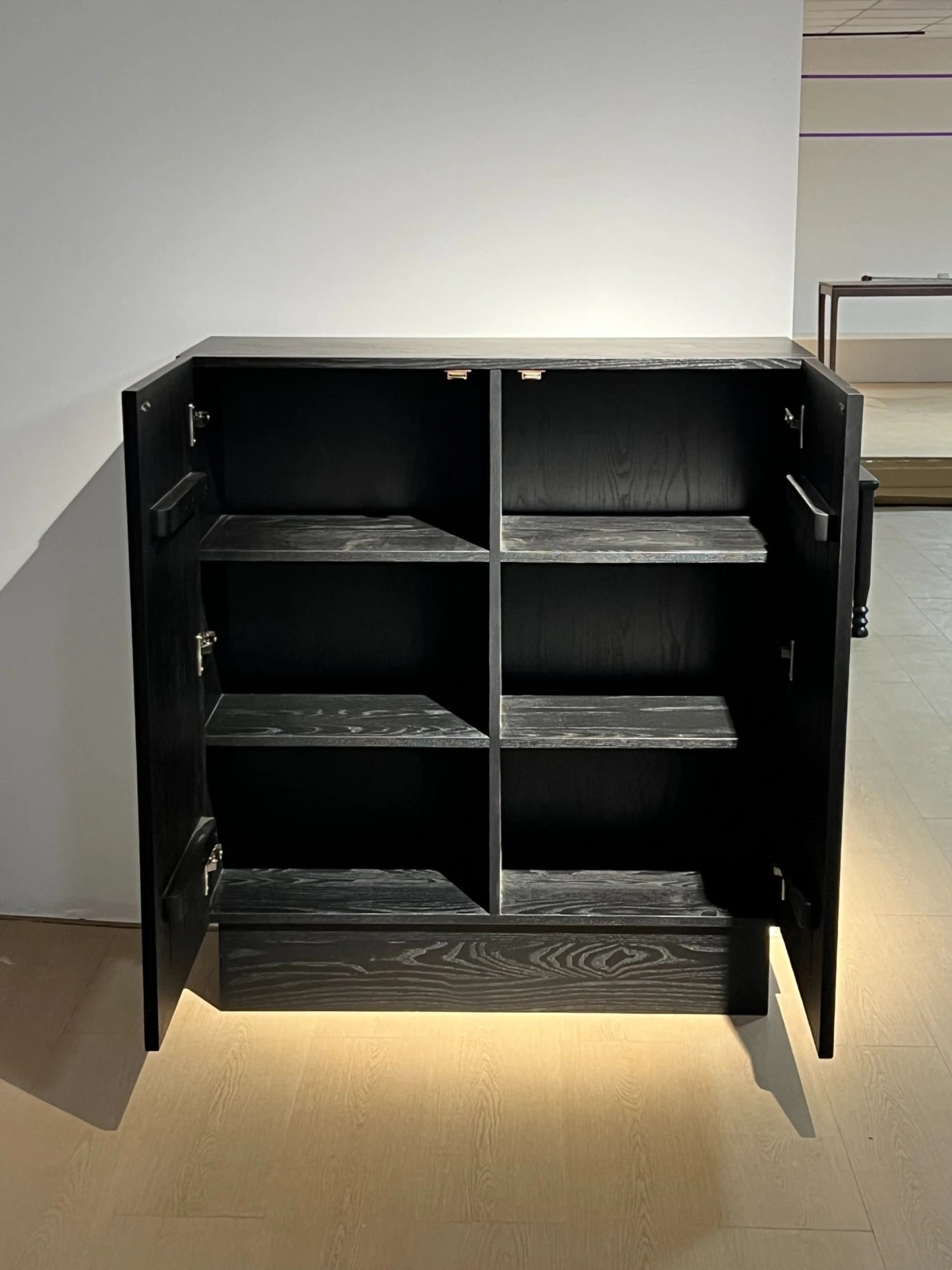 BG006 TV Console – detail view 8