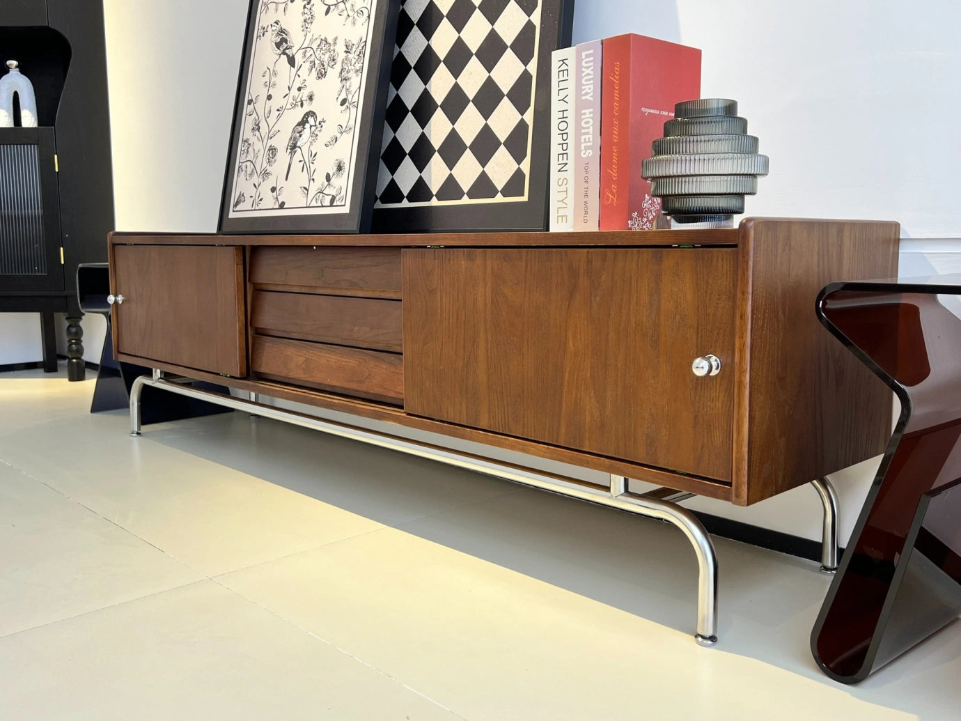 D18 TV Console – detail view 6